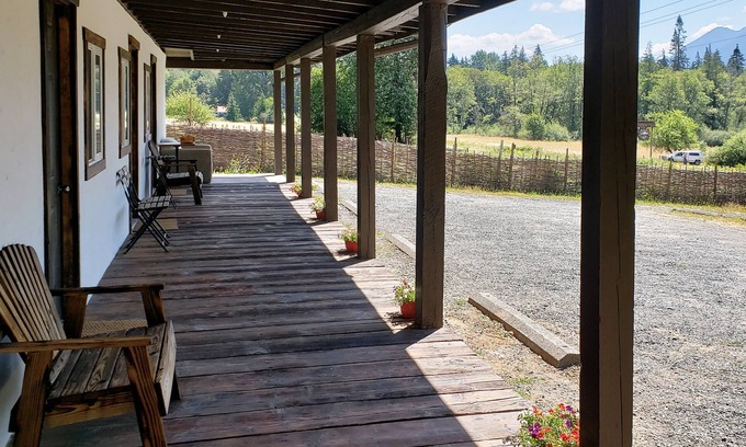 Ashford Hotel | Discover Paradise Village Hotel: Family-Friendly Retreat