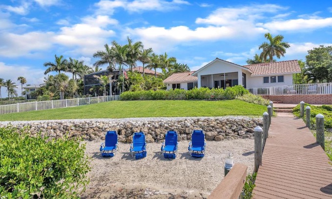 Sorrento Shores Villa | Relaxing Getaway: Pool, Pier & Private Beach Access