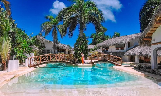 Las Galeras Resort | Beachfront Paradise: Pet-Friendly Getaway at Paradiso del Caribe