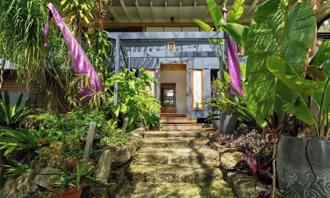 Dangar Island House | PARADISO on Dangar island. Peak of the Hill. Resort treetop style vibes