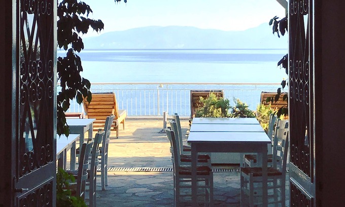 Sarakiniko Hotel | Paradisos Hotel: Family-Friendly Stay with Top Amenities