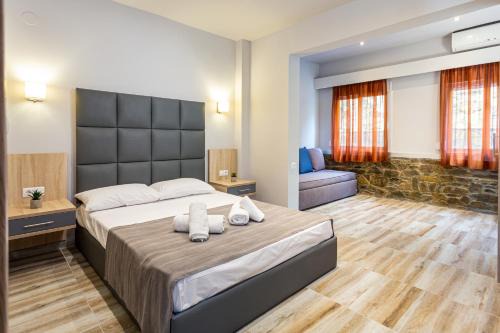 Paradhisos Apartment | Beachfront Escape at Paradisos Holiday - 8.5/10 Rated Stay