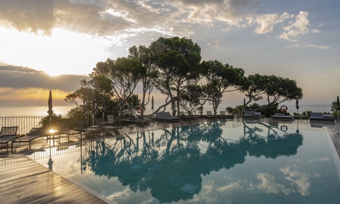 Aiguablava Hotel | Experience Parador de Aiguablava: 4-Star Spa & Pool Retreat