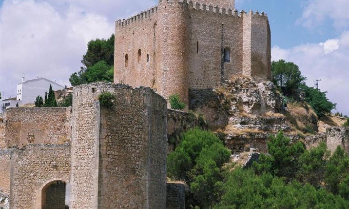 Alarcon Hotel | Discover the Parador de Alarcón: 4-Star Family Escape