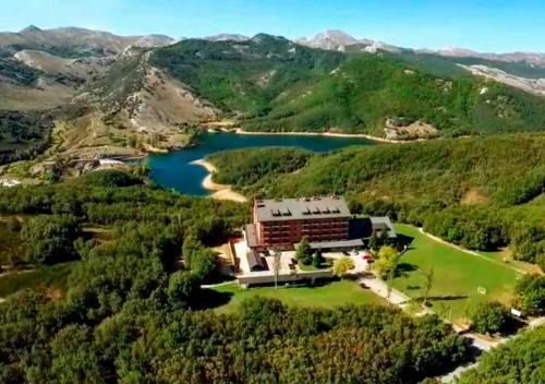 Ruesga Hotel | Discover Parador de Cervera de Pisuerga: Pet-Friendly Retreat