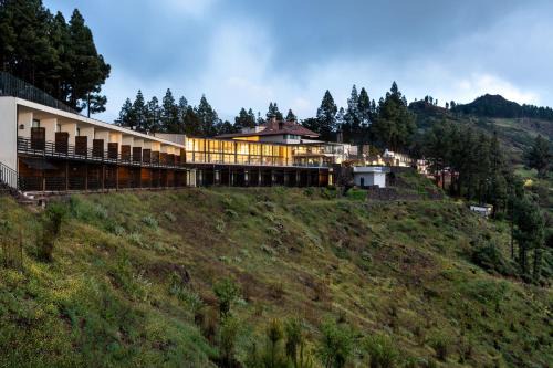 Cruz de Tejeda Hotel | Experience Comfort at Parador de Cruz de Tejeda, 4-Star Retreat