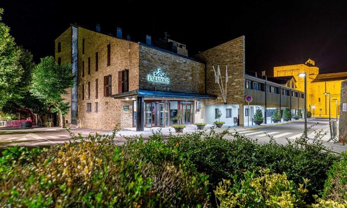 Seu de Urgell Hotel | Discover Parador De La Seu D'urgell: Ideal for Families