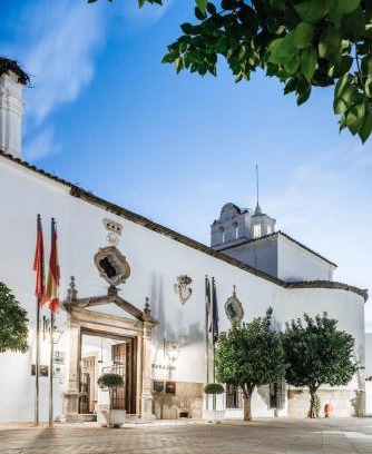 Merida Old Town Hotel | Elegant Parador de Mérida with Ocean View and Pool Access