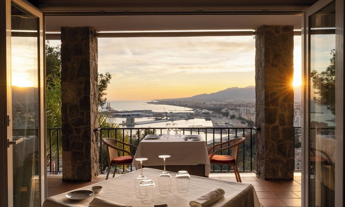 Monte de Gibralfaro Hotel | Elegant Parador Málaga Gibralfaro Hotel with Spa & Pool
