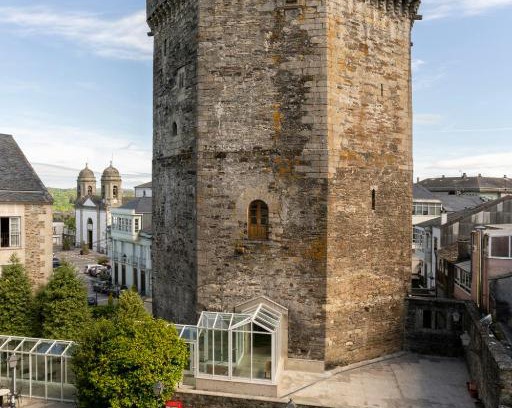 Villalba Hotel | Explore Parador de Vilalba: 4-Star Comfort & Family Friendly