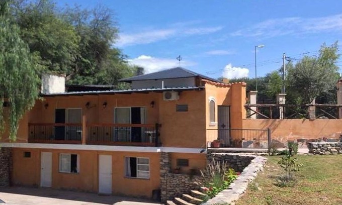 Coronel Moldes House | Relax at Parador Punto Corral: Family-Friendly with Pool