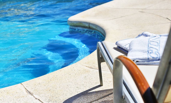 Bahia Blanca Hotel | Relax at Paradores Austral Bahia Blanca: Pool & Spa Retreat