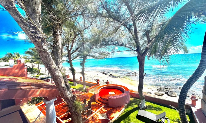 Villa Juarez Villa | Beachfront Villa with Spa and Hot Tub in Riviera Maya