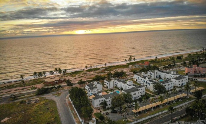 Aracati Apartment | Oceanfront Paraiso: Greek Villa-Style Retreat Awaits You