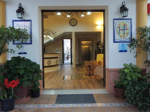 Isla Cristina Hotel | Discover Hotel PARAISO PLAYA: Family-Friendly with Pool