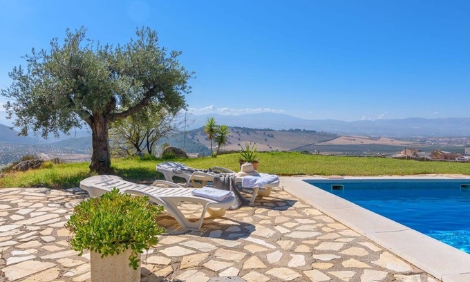 Illora Villa | Top-Rated Paraje El Cerro de Illora Íllora with Pool & Spa