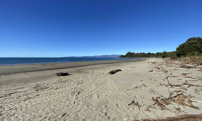 Parapara Apartment | Relax at Parapara's Seaview Retreat with Ocean Views