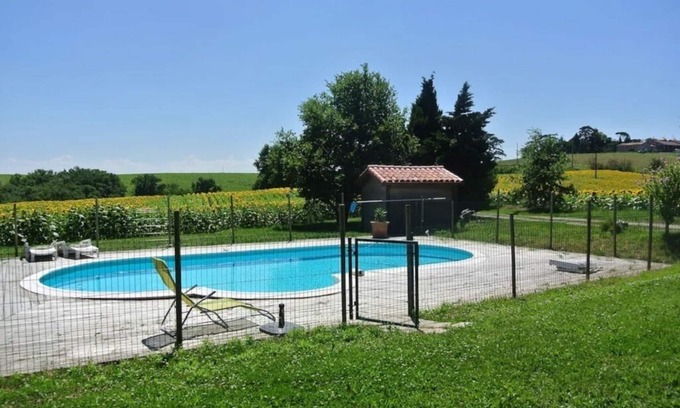 Cintegabelle House | Charming Parc Avec Piscine: 7 Bedrooms, Family-Friendly Stay