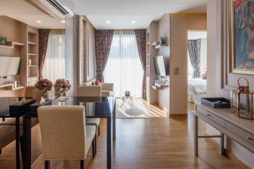 Hai Ya Hotel | Indulgent Parc Borough City Resort with Oceanfront Views