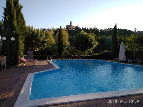 Porrena Hotel | Cozy Parc Hotel with Pool and Oceanfront Views