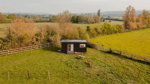 Saint-Etienne-la-Thillaye House | Cozy Parcel Tiny House at Les Jardins de la Thillaye