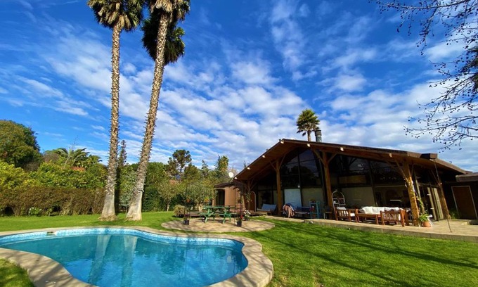 Olmue House | Inviting Parcela Olmué La Luz: Oceanfront Haven with Pool