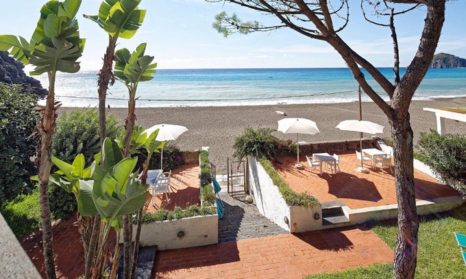 Barano d'Ischia Apartment | Beachside Bliss at Parco Smeraldo Appartamenti