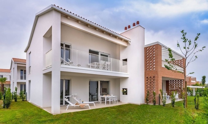 Caorle Apartment | Relax at Pareus Beach Resort with Pet-Friendly Amenities