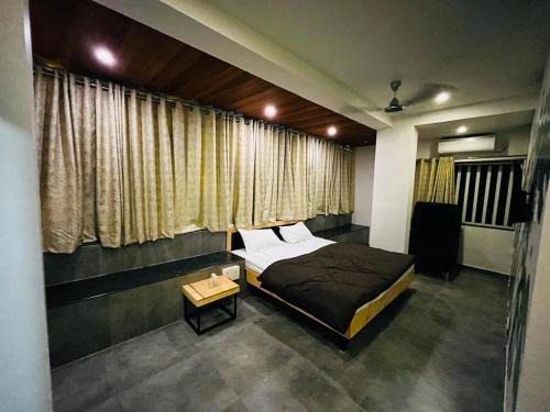Dindori Hotel | Parijat NX Rooms & Stays