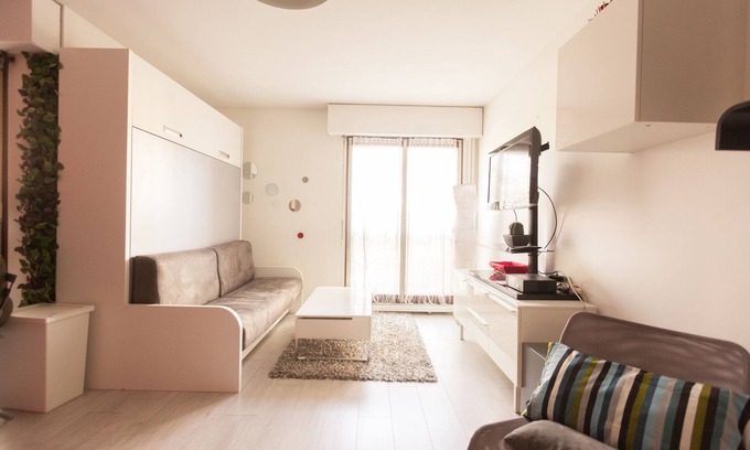 Creteil Apartment | Experience Paris à Portée de Main with Spa and Breakfast