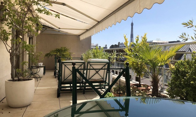 Chaillot Apartment | Elegant Paris Apartment with Terrace & Eiffel Tower Views