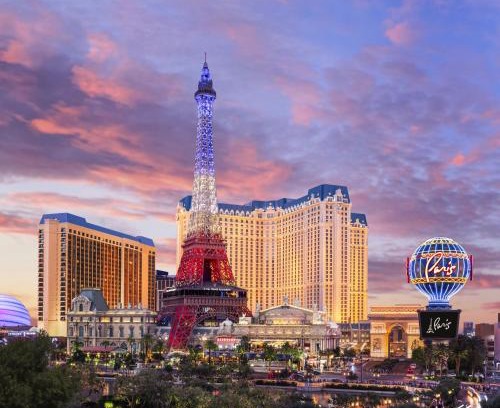Las Vegas Resort | Experience Paris Las Vegas Hotel & Casino: Pool and Spa Retreat