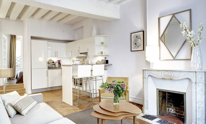 Quartier Sainte-Avoye Apartment | Paris Marais Design residence