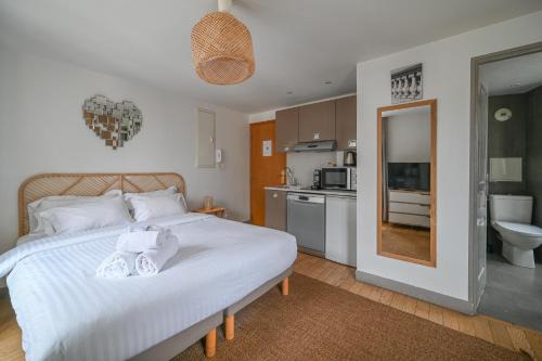 Gaillon Apartment | Pet-Friendly Paris Opéra Apartment with High Guest Ratings