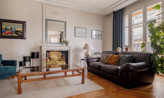 Neuilly-sur-Seine Apartment | Elegant Stay at Paris Palais des Congrès Residence