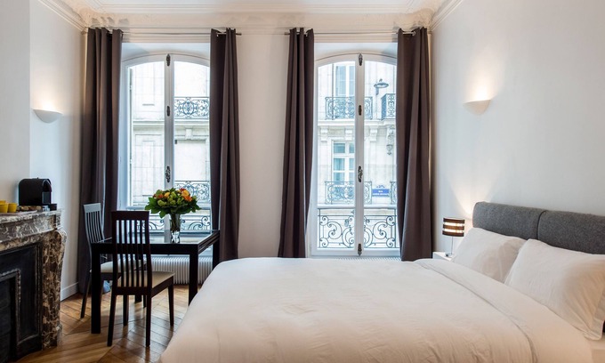Faubourg-du-Roule Bed & Breakfast | Discover Paris Square: Family-Friendly Stay with Breakfast