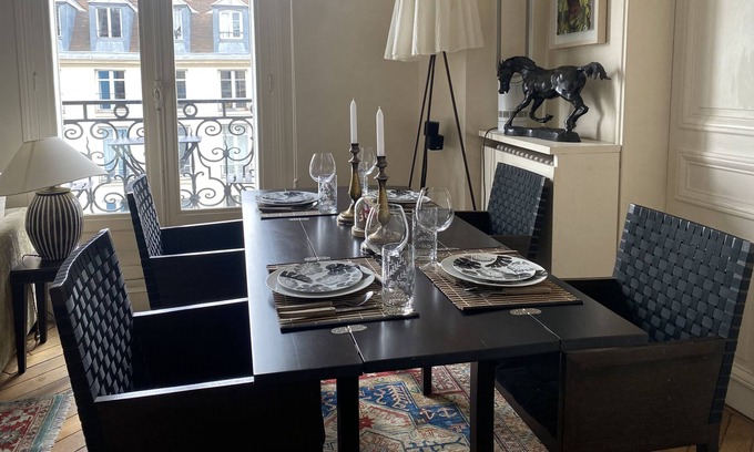 Saint-Germain-des-Pres Apartment | Experience Parisian Elegance in Saint-Germain des Près