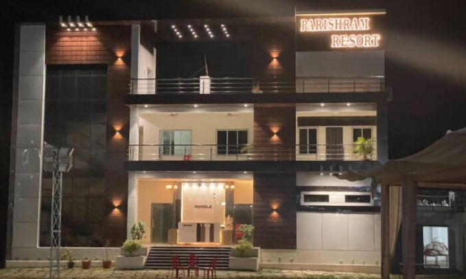 Jaunpur Resort | Parishram Resort By GRB