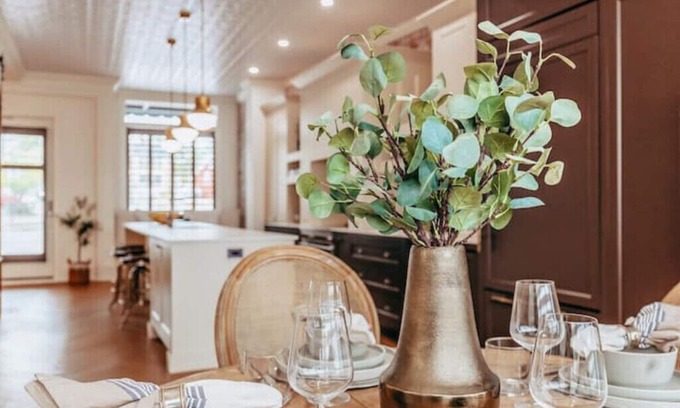 Yarmouth Apartment | Elegant Parisian Harbour: Family-Friendly Stay by the Sea