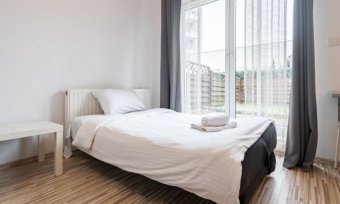 Katowice Apartment | Comfort Studio at Park Śląski: Family-Friendly Amenities