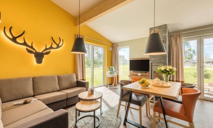 Leutkirch im Allgau House | Serene Park Allgäu: Spa Retreat with Lake Views & More