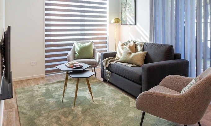 Christchurch House | Park and Stay 4BR Townhouse near Avon River