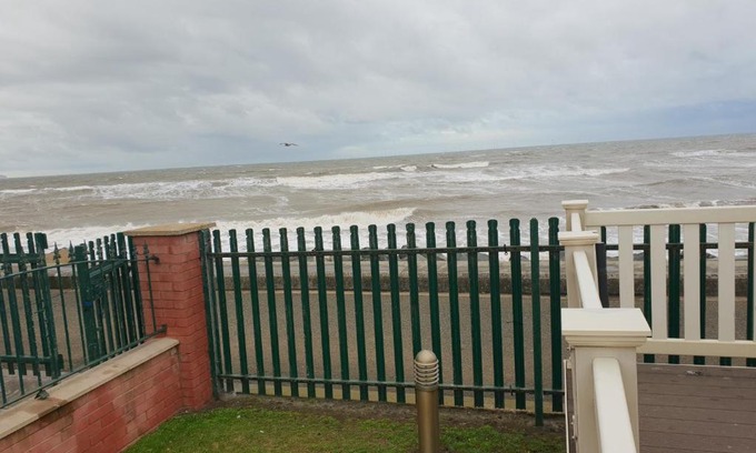Kinmel Bay House | Cozy Park Home at Golden Sands Holiday Park with Ocean Views