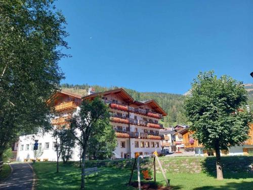 Soraga Hotel | Experience Park Hotel Avisio: 4-Star Stay with Ocean Views
