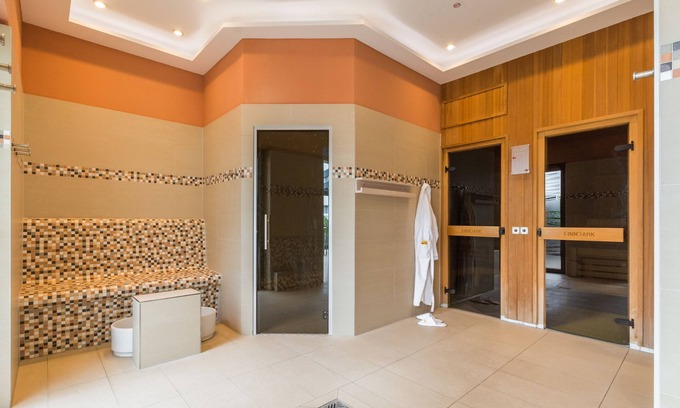 Warnemuende Hotel | Discover Park-Hotel Hübner: Spa, Pool & Family-Friendly Fun