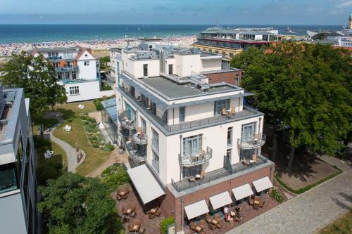 Warnemuende Hotel | Discover Park-Hotel Hübner: Pet-Friendly Oceanfront Retreat