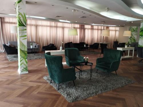 Netanya House | Discover Oceanfront Comfort at Park Hotel with Pool Access