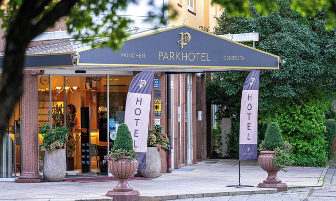Friedenheim Hotel | Eco-Friendly Park Hotel Laim: Family & Spa Amenities