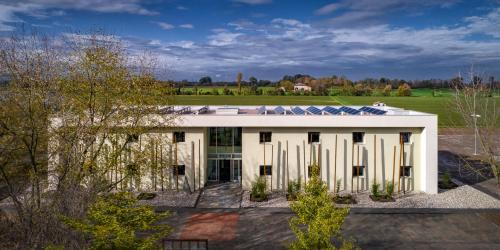 Fidenza Apartment | Family-Friendly Park Hotel & Residence with Kitchen Access