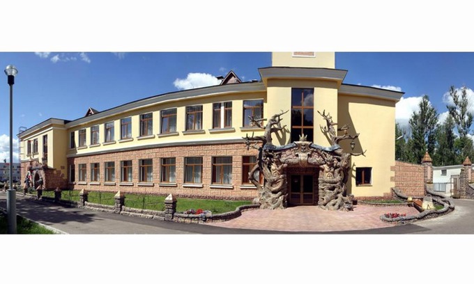 Dubna Hotel | Cozy Park Hotel with Breakfast and Relaxing Hot Tub